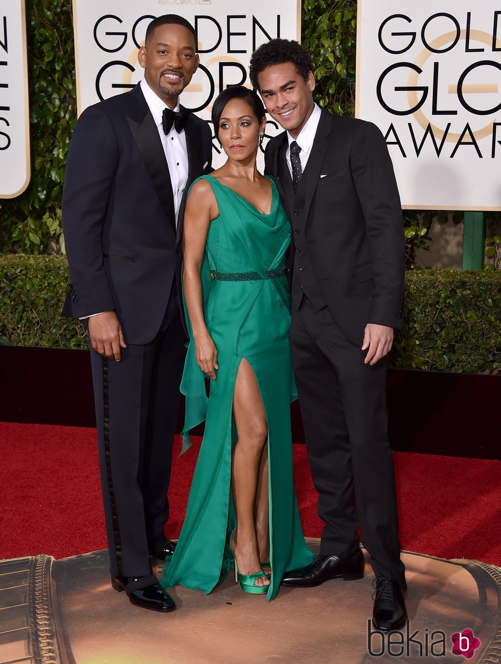 Will Smith, Jada Pinkett Smith y Trey Smith en la alfombra roja de los Globos de Oro 2016