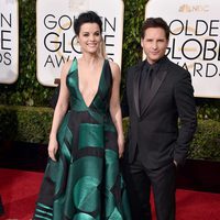 Peter Facinelli y Jaimie Alexander en la alfombra roja de los Globos de Oro 2016