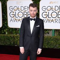 Sam Smith en la alfombra roja de los Globos de Oro 2016