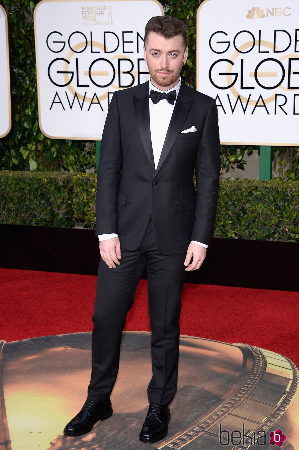 Sam Smith en la alfombra roja de los Globos de Oro 2016