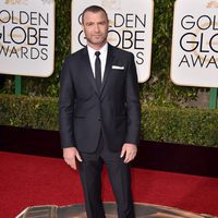 Liev Schreiber en la alfombra roja de los Globos de Oro 2016