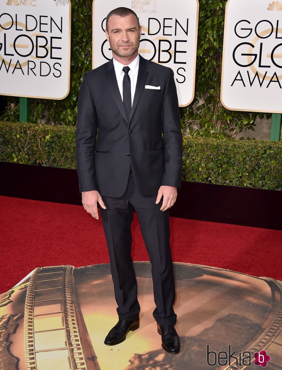 Liev Schreiber en la alfombra roja de los Globos de Oro 2016