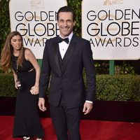 Jon Hamm en la alfombra roja de los Globos de Oro 2016