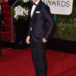 Eddie Redmayne en la alfombra roja de los Globos de Oro 2016