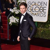 Eddie Redmayne en la alfombra roja de los Globos de Oro 2016