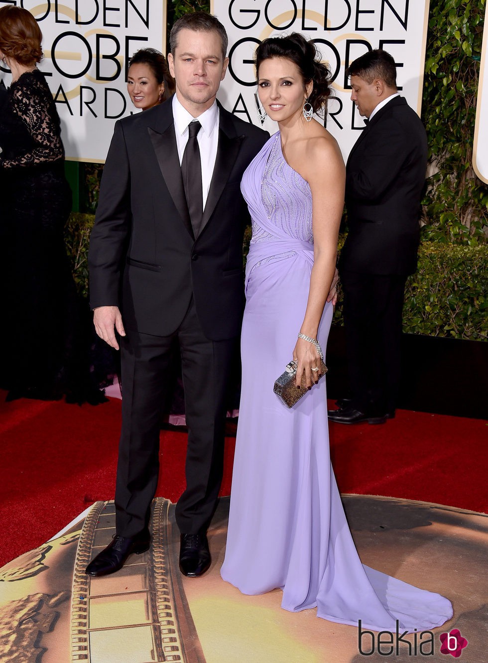 Matt Damon y Luciana Barroso en la alfombra roja de los Globos de Oro 2016