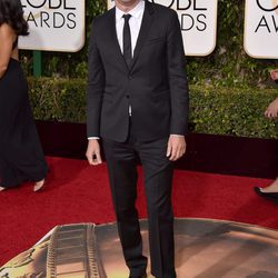 Tom Hooper en la alfombra roja de los Globos de Oro 2016