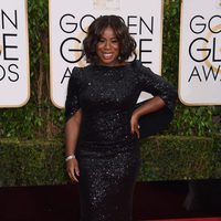 Uzo Aduba en la alfombra roja de los Globos de Oro 2016