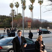 La Infanta Cristina e Iñaki Urdangarín al salir del coche para entrar en el juicio por el Caso Nóos