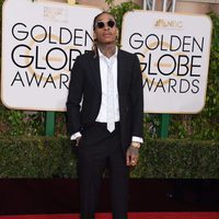 Wiz Khalifa en la alfombra roja de los Globos de Oro 2016