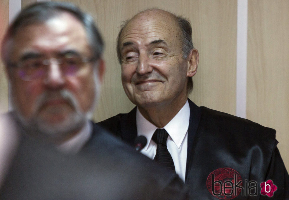 Miquel Roca en la primera sesión del juicio por el Caso Nóos