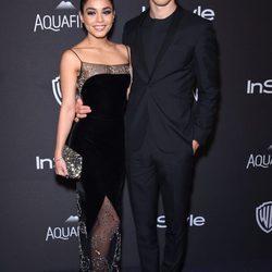 Vanessa Hudgens y Austin Butler en la fiesta de InStyle tras la entrega de los Globos de Oro 2016