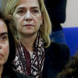 La Infanta Cristina, muy seria en la primera sesión del juicio por el Caso Nóos