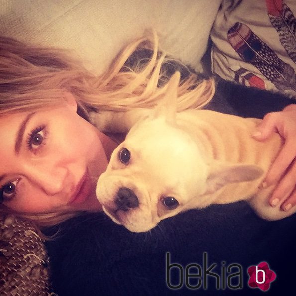 Hillary Duff y su perro Frenchie Beau