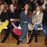 Laura Vecino, Fiona Ferrer, Lourdes Montes, Marta González y Curi Gallardo en el front row de We Love Flamenco 2016