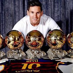 Leo Messi con sus 5 balones de oro