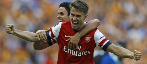 Aaron Ramsey junto a Mikel Arteta