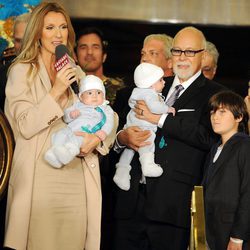 Céline Dion con su marido René Angélil y sus tres hijos