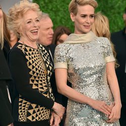 Sarah Paulson con su novia Holland Taylor en los Critics' Choice Awards 2016