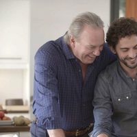 Bertín Osborne y Paco León, muy sonrientes en 'En la tuya o en la mía'