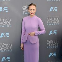 Laura Haddock en los Critics' Choice Awards 2016