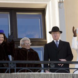 Carlos Gustavo y Silvia de Suecia, Astrid de Noruega y Margarita de Dinamarca en las celebraciones por el 25 aniversario del reinado de Harald de Noruega