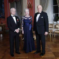 El Rey Harald de Noruega con el Rey de Suecia y la Reina de Dinamarca en el 25 aniversario de su reinado