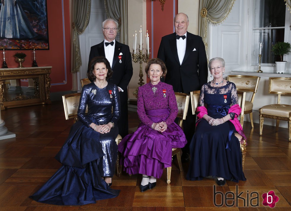 Carlos Gustavo de Suecia, Harald de Noruega, Silvia de Suecia, Sonia de Noruega y Margarita de Dinamarca