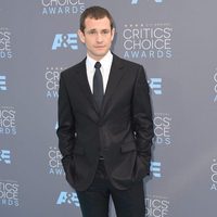 Hugh Dancy en los Critics' Choice Awards 2016