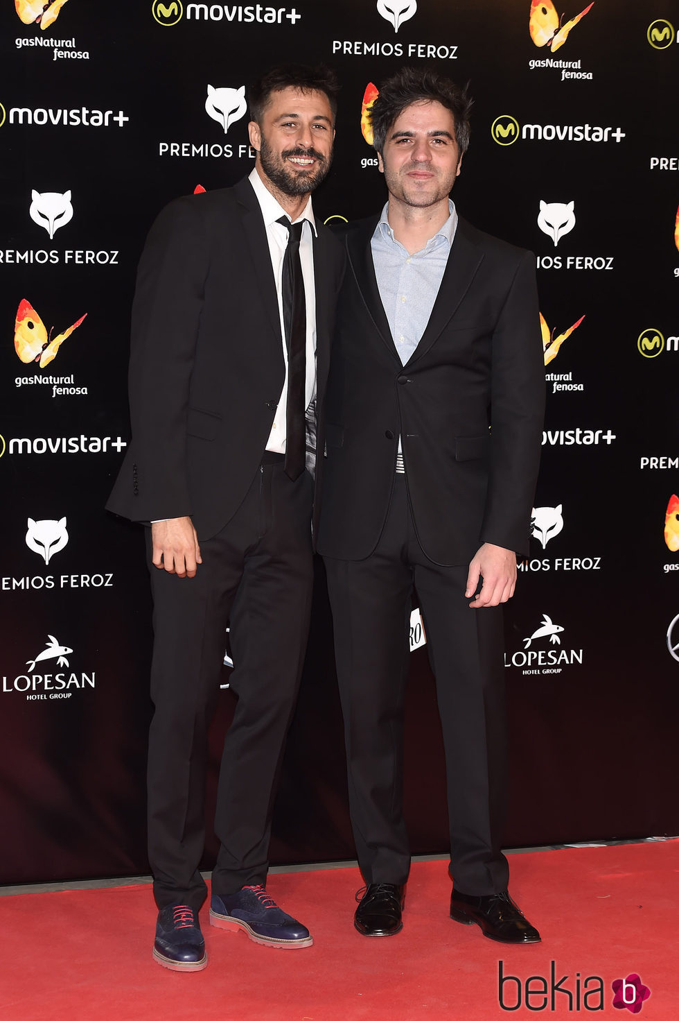 Ernesto Sevilla y Hugo Silva en la alfombra roja de los Premios Feroz 2016