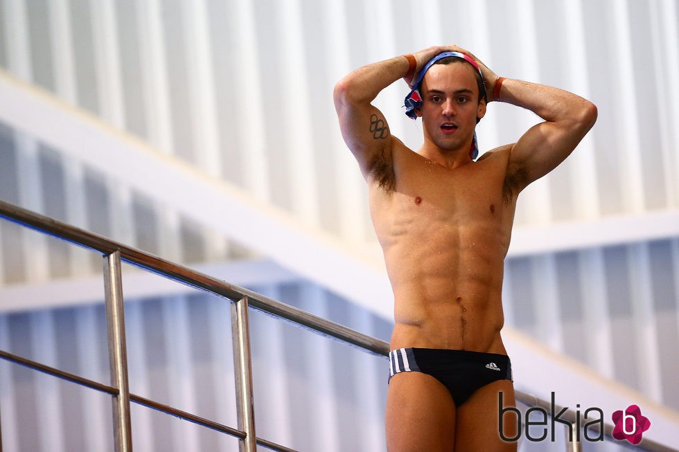 Tom Daley presume de físico envidiable en un nuevo torneo 