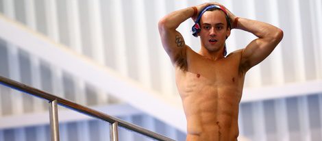 Tom Daley presume de físico envidiable en un nuevo torneo 