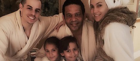 Jennifer Lopez celebrando el cumpleaños de Benny Medina