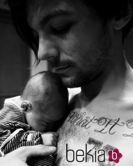 Primera foto del hijo de Louis Tomlinson, el pequeño Freddie 