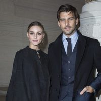 Olivia Palermo y Johannes Huebl en el desfile de Valentino en la Semana de la Alta Costura de París primavera/verano 2016