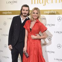 Yon González y Amaia Salamanca en los Premios Mujer Hoy 2016