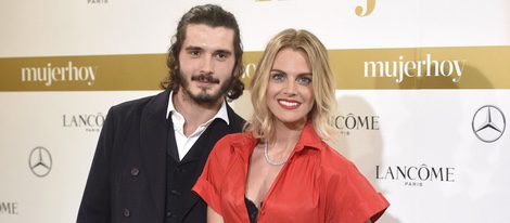 Yon González y Amaia Salamanca en los Premios Mujer Hoy 2016