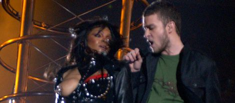 Janet Jackson enseña un pecho en la Super Bowl 2004 con Justin Timberlake