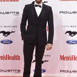 Álvaro Cervantes en los Premios Men's Health 2015