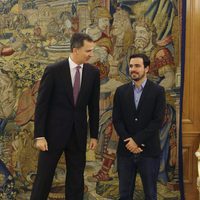 El Rey Felipe y Alberto Garzón en La Zarzuela