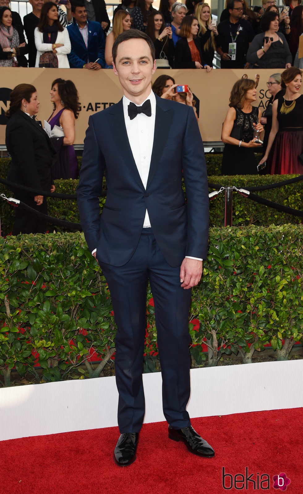 JIm Parsons en la alfombra roja de los SAG 2016