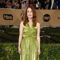 Julianne Moore en la alfombra roja de los SAG 2016