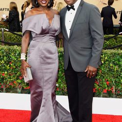 Viola Davis y Julius Tennon en la alfombra roja de los SAG 2016