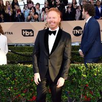 Jesse Tyler Ferguson en la alfombra roja de los SAG 2016