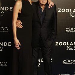 Karlie Kloss con Mario Testino en la premiere en Madrid de 'Zoolander 2'