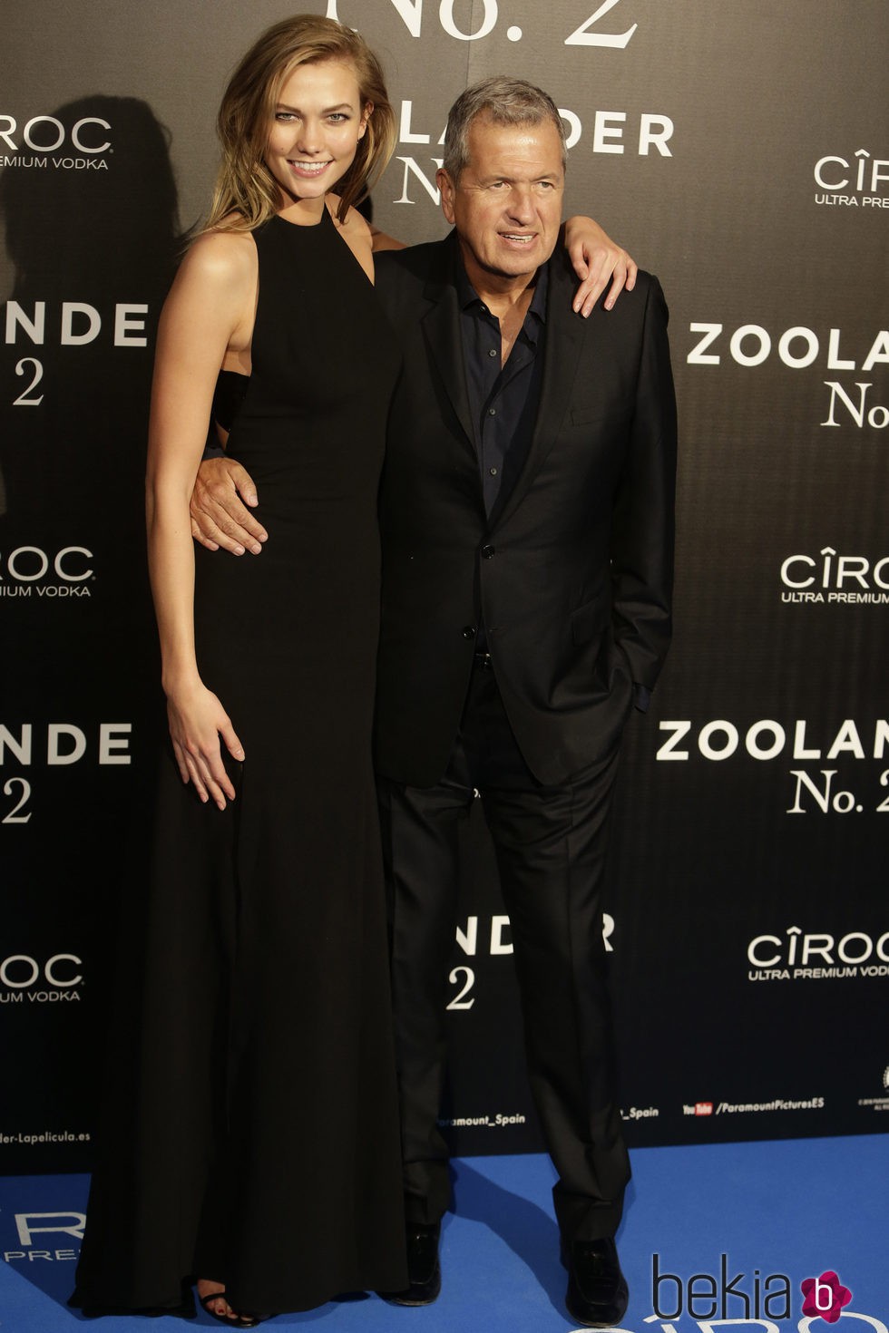 Karlie Kloss con Mario Testino en la premiere en Madrid de 'Zoolander 2'