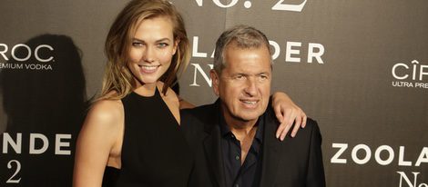 Karlie Kloss con Mario Testino en la premiere en Madrid de 'Zoolander 2'