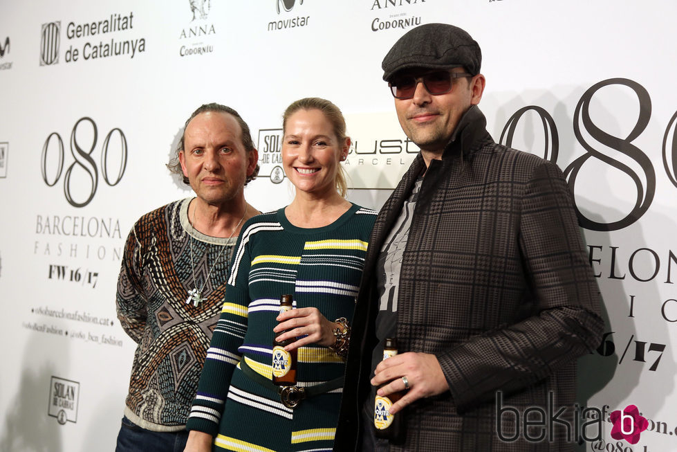 Risto Mejide junto a Custo Barcelona y Fiona Ferrer en el desfile del diseñador en Barcelona