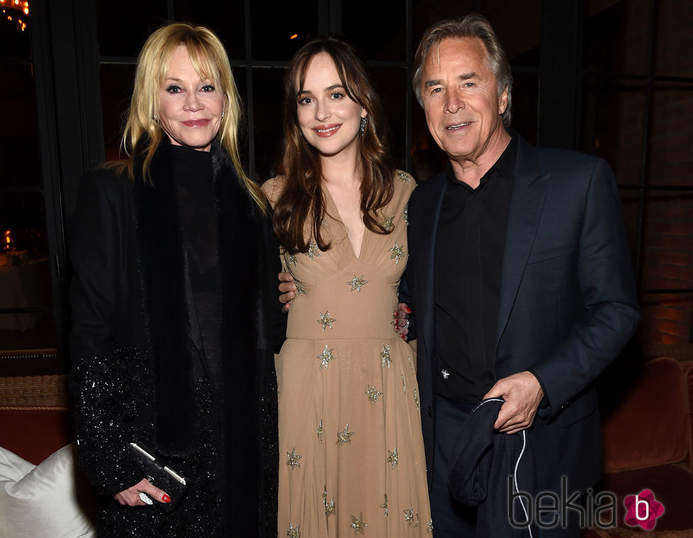 Melanie Griffith y Don Johnson apoyan a su hija Dakota Johnson en el estreno de su nueva película