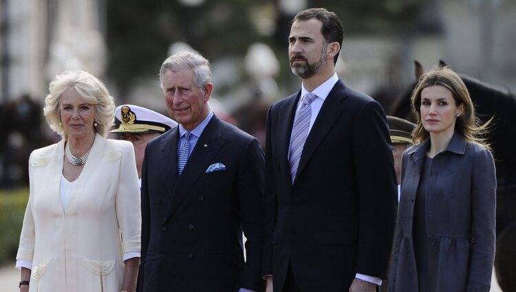 Los Reyes Felipe VI y Letizia junto al Príncipe Carlos de Inglaterra y Camilla Parker